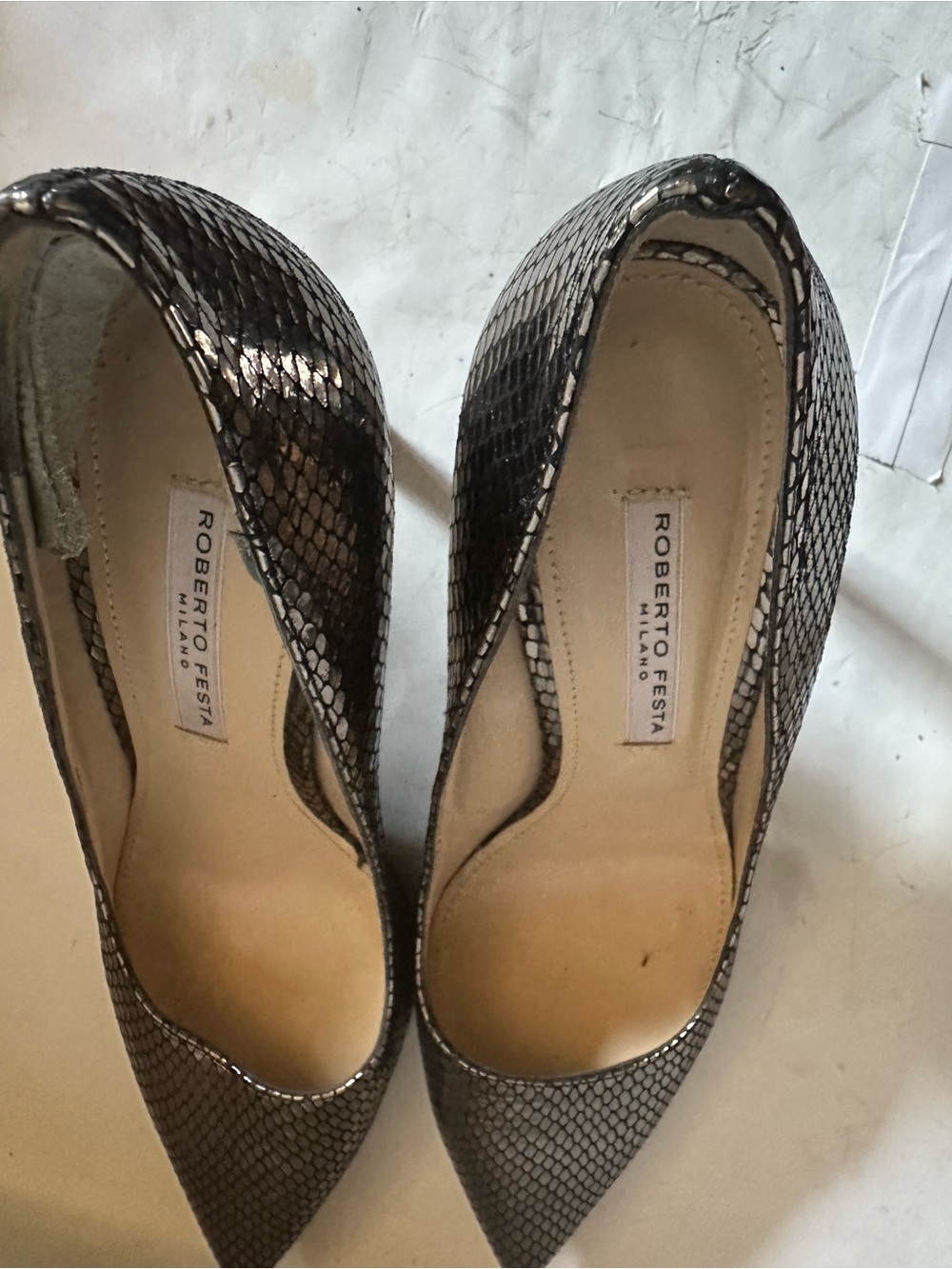 Vero Cuoio Metallic Snake-Embossed Pointed Toe Pumps